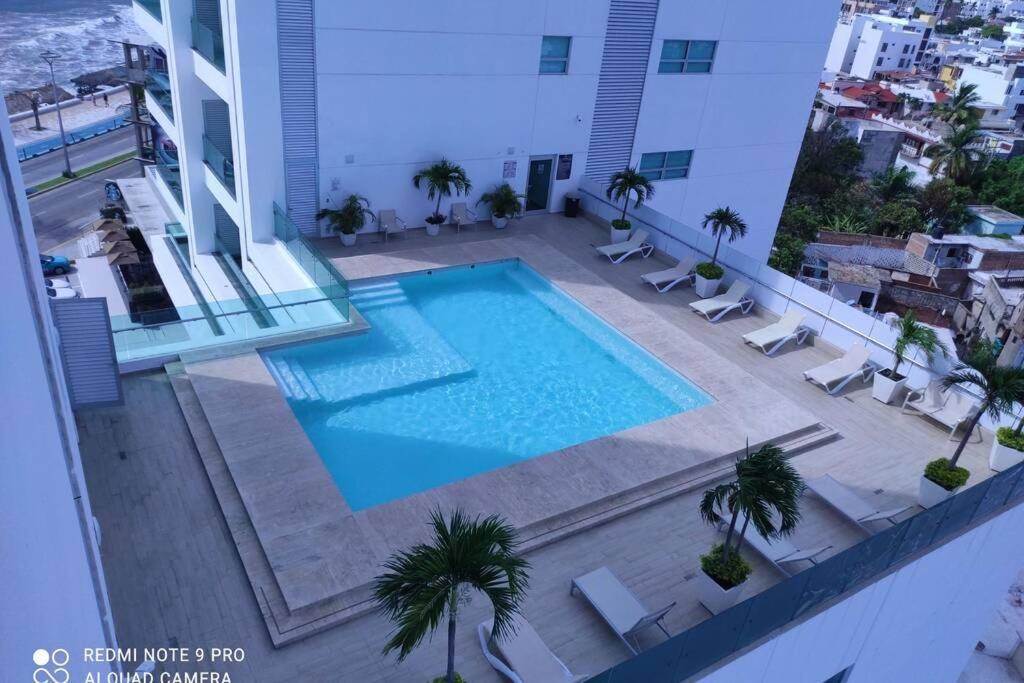 Condominio Torre Eme Frente Al Malecon Vista A La Ciudad Con Alberca Y Algo Al Mar Gimnacio Mazatlan Exterior photo