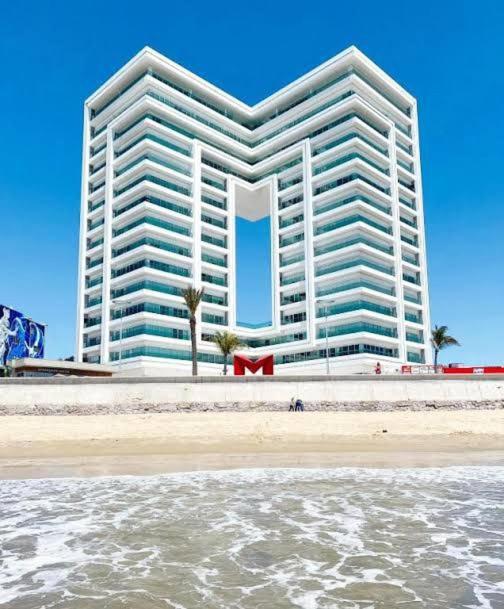 Condominio Torre Eme Frente Al Malecon Vista A La Ciudad Con Alberca Y Algo Al Mar Gimnacio Mazatlan Exterior photo